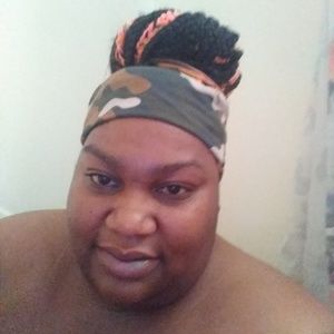 Meet your Posher, Ebony